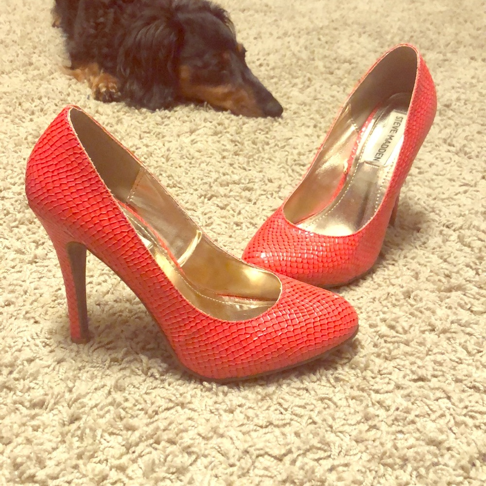 Pink/orange pumps